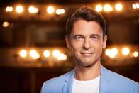 Kulturzeit – Moderator Peter Schneeberger (ORF). "Kulturzeit" ist das werktägliche Kulturmagazin von 3sat. "Kulturzeit" mischt sich in kulturelle und gesellschaftspolitische Fragen ein. Das Magazin bietet Hintergrundinformationen, Porträts und Gespräche zu aktuellen und brisanten Fragen.