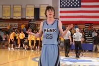 The Middle – Wie hat er das nur geschafft? Axl (Charlie McDermott) datet seit Neuestem die hübsche und quasi perfekte Cheerleaderin Morgan ...; Wie hat er das nur geschafft? Axl (Charlie McDermott) datet seit Neuestem die hübsche und quasi perfekte Cheerleaderin Morgan ...