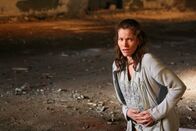 Until Death – Callahans Männer haben Stowes schwangere Frau Valerie (Seline Giles) in eine leerstehende Lagerhalle entführt.