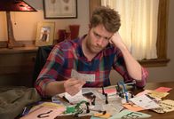 Limitless – Würde Rebecca gerne weiter bei den Ermittlungen helfen. Doch ohne NZT hat Brian (Jake McDorman) keine Chance ..