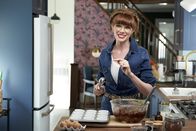 Einfach kochen mit Mary – Mary bereitet ihr Gericht vor. Die Verwendung des sendungsbezogenen Materials ist nur mit dem Hinweis und Verlinkung auf RTL+ gestattet.; Mary bereitet ihr Gericht vor. Die Verwendung des sendungsbezogenen Materials ist nur mit dem Hinweis und Verlinkung auf RTL+ gestattet.
