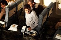 Mayday - Alarm im Cockpit – REENACTMENT: Passengers on board US Airways Flight 1549 bound for Charlotte North Carolina find themselves in the Hudson River after their plane lost power to both engines. But now they face a new danger. The cabin is quickly filling with freezing water and the plane is in danger of sinking.