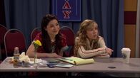 iCarly – L-r: Carly Shay (Miranda Cosgrove), Sam Puckett (Jennette McCurdy)