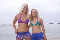 Soul Surfer – Soul Surfer: Bethany Hamilton (l.) und ihre Darstellerin Anna Sophia Robb (r.) ...