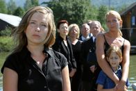 Vier Frauen und ein Todesfall – Martina Poel (Sabine, li.).