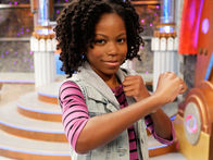 Henry Danger – Riele Downs als Charlotte