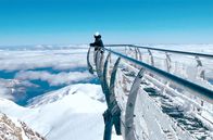 Die Pyrenäen – Schwindelfrei: Nicolas Bourgeois auf einer Aussichtsplattform in fast 3.000 Meter Höhe