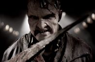 Mutant Chronicles – Selbst ein halber Mutant, muss Mitch Hunter (Thomas Jane) mit seinem verwandelten Freund Samuel einen Kampf auf Leben und Tod führen ...