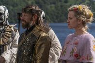 Vikings – Harald (Peter Franzén, l.); Ingrid (Lucy Martin, r.)