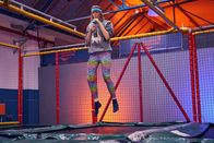 Ruby – Zum Runterkommen geht Ruby (Anna Böger) regelmäßig in die Trampolinhalle.