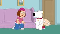 Family Guy – Kaum sind die Eltern aus dem Haus, tanzt Stewie (r.) seinen Babysittern Meg (l.) und Brian (M.) auf der Nase herum ...