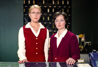 Hotel – Franziska Weisz (Irene), Regina Fritsch (Karin).