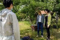 SOKO Potsdam – Tamara Meurer (Anja Pahl, 2.v.r..) und Pauline Hobrecht (Agnes Decker, r.) besprechen am Tatort mit Thomas Brandner (Yung Ngo, l.) erste Erkenntnisse. Warum musste Luca Brandow (Falko Diebel, 2.v.l.) sterben?