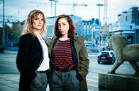 Tatort – Die zwei Hauptdarstellerinnen: Anna Pieri Zuercher als Kommissarin Isabelle Grandjean und Carol Schuler als Tessa Ott