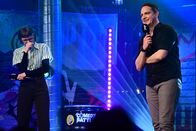 Comedy Battle – Jane Mumford (l.); Hubert Mayr (r.)