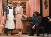 Weisch no...: Drei Männer im Schnee – Drei Männer im Schnee Komödie von Charles Lewinsky Sind skeptisch: Ruth Wyler als Frau Meili, Bernadette Strittmatter als Heidi, Tochter von Eduard Tobler, Ruedi Walter als Eduard Tobler