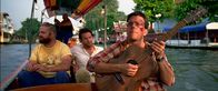 Hangover 2 – Eigentlich hatte Stu (Ed Helms, r.) nach den schrecklichen Erlebnissen in Las Vegas nur einen Brunch als Junggesellenabschied geplant, doch da hat er die Rechnung ohne Alan (Zach Galifianakis, l.) und Phil (Bradley Cooper, M.) gemacht ...