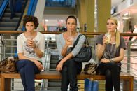 Knallerfrauen – (2. Staffel) - In "Knallerfrauen" tut Martina Hill (r.) wonach ihr der Sinn steht - hemmungslos und unangepasst ...