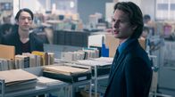 Tokyo Vice – Jake (Ansel Elgort) ist zurück in der Redaktion.