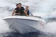 Hawaii Five-0 – Steve (Alex O'Loughlin, M.) kann sich auf seine Freunde verlassen, denn sie geben alles, um seine Unschuld zu beweisen: Danny (Scott Caan, r.) und Chin (Daniel Dae Kim, l.) ...