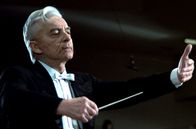 Sternstunden der Musik – Herbert von Karajan dirigiert 1984 das Violinkonzert von Beethoven.