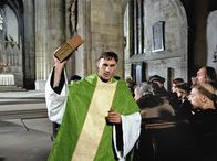 Luther – Ein bibeltreuer Christ: Der Reformator Luther (Joseph Fiennes).