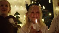Vilda – Vilda (Sofia Sittnikow) feiert Santa Lucia in ihrem Kindergarten.