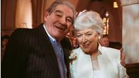 Inspector Barnaby – Ein Hochzeitspaar im Seniorenheim: Charlie Speight (Trevor Peacock) und Peggy Alder (June Whitfield).