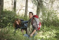 Desperate Housewives – Müssen um ihr Leben bangen: Mike (James Denton, r.) und Katherine (Dana Delany, l.) ...