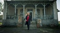 Stralsund – Nina Petersen (Katharina Wackernagel) ermittelt im Jugendwerkshof Tannenhain. Ist das Motiv für den Mord am Hotelierssohn Jan Böhring in diesem dunklen Kapitel der DDR zu suchen?