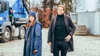 Der Alte – Caspar Bergmann (Thomas Heinze) und Annabell Lorenz (Stephanie Stumph) sind gerade noch rechtzeitig zur Stelle, um den Täter zu stellen.