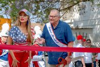 Modern Family – L-R: Gloria Delgado-Pritchett (Sofía Vergara) and Jay Pritchett (Ed O'Neill)