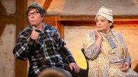 Comedy Scheune – v.l.n.r: Franz Auber und Hillu Stoll (Hillu’s Herzdropfa)