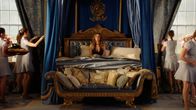 The Royals – Genießt ihr royales Leben: Helena (Elizabeth Hurley, M.) ...