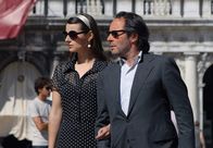 Donna Leon – Commissario Brunetti (Uwe Kockisch) und Signorina Elettra (Annett Renneberg) ermitteln gemeinsam gegen eine illegale Adoptionsagentur.