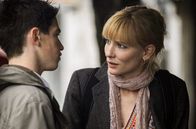 Tagebuch eines Skandals – Kunstlehrerin Sheba Hart (Cate Blanchett) und Schüler Steven Connolly (Andrew Simpson) verbindet ein verhängnisvolles Geheimnis.