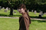 Final Destination 3 – Wendy (Mary Elizabeth Winstead) feiert mit ihren Freunden ihren Highschool-Abschluss in einem Freizeitpark. Kurz vor der Achterbahnfahrt überkommt sie eine tödliche Vision. Die Schüler lassen die Bahn links liegen. Prompt geschieht ein schrecklicher Unfall, bei dem alle Achterbahnbesucher sterben. Nun will sich der Tod seine überlebenden Opfer auf anderem Wege holen ...