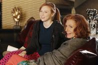 Castle – Haben sich auf ein entspanntes Wochenende gefreut, doch es kommt alles ganz anders: Alexis (Molly C. Quinn, l.) und Martha (Susan Sullivan, r.)