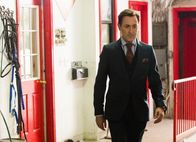 Instinct – Steht privat und beruflich vor Herausforderungen: Dr. Dylan Reinhart (Alan Cumming) ...