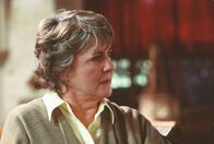 Inspector Barnaby – Frances Le Bon (Gwen Taylor) kann sich keinen Reim auf die mysteriösen Morde machen.