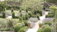Querbeet extra – Colm O'Driscoll ist Head Gardener in Airfield Estate, einer urbanen Farm in Dublin. Er und seine Kollegen wollen den Stadtbewohnern das zurückgeben, was vielen in der heutigen Zeit verloren gegangen ist: den Bezug zur Natur.