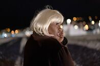 Hafen ohne Gnade – Joy (Eliane Umuhire) bei der Arbeit
