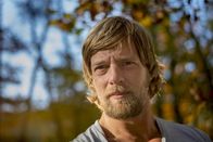 Der letzte Bulle – (4. Staffel) - Erst nach langem "Schmollen" begreift Mick (Henning Baum), dass er nur an "seinem" Fall ermitteln kann, wenn er ins Polizeipräsidium zurückkehrt. Doch das fällt ihm nicht leicht, denn er muss wieder mit Tanja und den Kollegen zusammenarbeiten, von denen er sich noch immer hintergangen fühlt ...