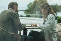 Revival – Simon (Kevin Janssens, l.); Florence Arrieta (Claire Keim, r.)