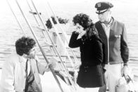 Columbo – (v.li.): Peter Falk (Insp. Columbo), Suzanne Pleshette (Helen Stewart), Eddie Albert (Hollister).