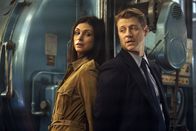 Gotham – Leslie Thompkins (Morena Baccarin, l.); James Gordon (Ben McKenzie, r.)