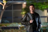 The Rookie – Officer Tim Bradford (Eric Winter) bekommt den Rookie Seth Ridley zugeteilt, der mit seiner Berufserfahrung prahlt. Daher nimmt Bradford ihn genau unter die Lupe.