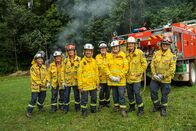 Terra X: Faszination Erde – Christoph Maria Herbst ist unterwegs als Praktikant mit dem Feuerwehrteam in Australien.