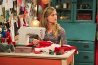 Two and a Half Men – Ahnt nicht, dass Sam Wilson gar nicht der ist, für den er sich ausgibt: Kate (Brooke D'Orsay) ...