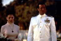 Alarmstufe: Rot 2 – Der größenwahnsinnige Travis legt sich mit dem Falschen an, als er den Zug entführt, in dem Casey (Steven Seagal, r.) mit seiner Nichte Sarah (Katherine Heigl, l.) in den Urlaub fährt ...